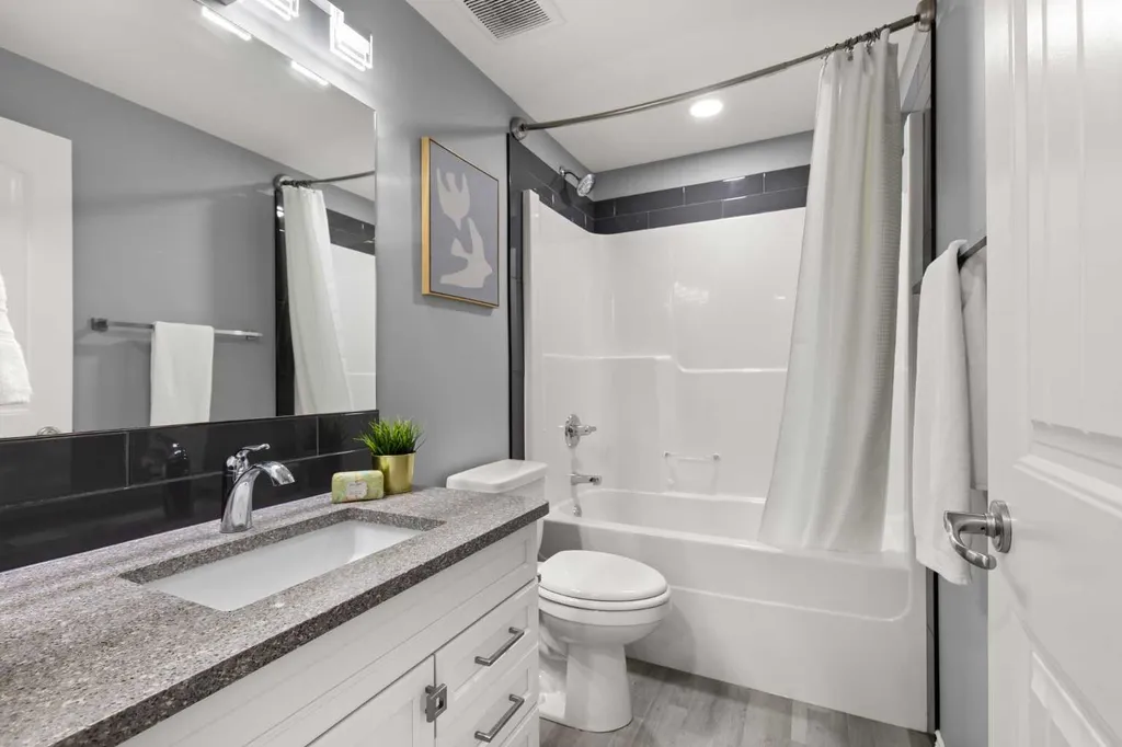 220 Sierra Road SW Medicine Hat AB T1B4Y6