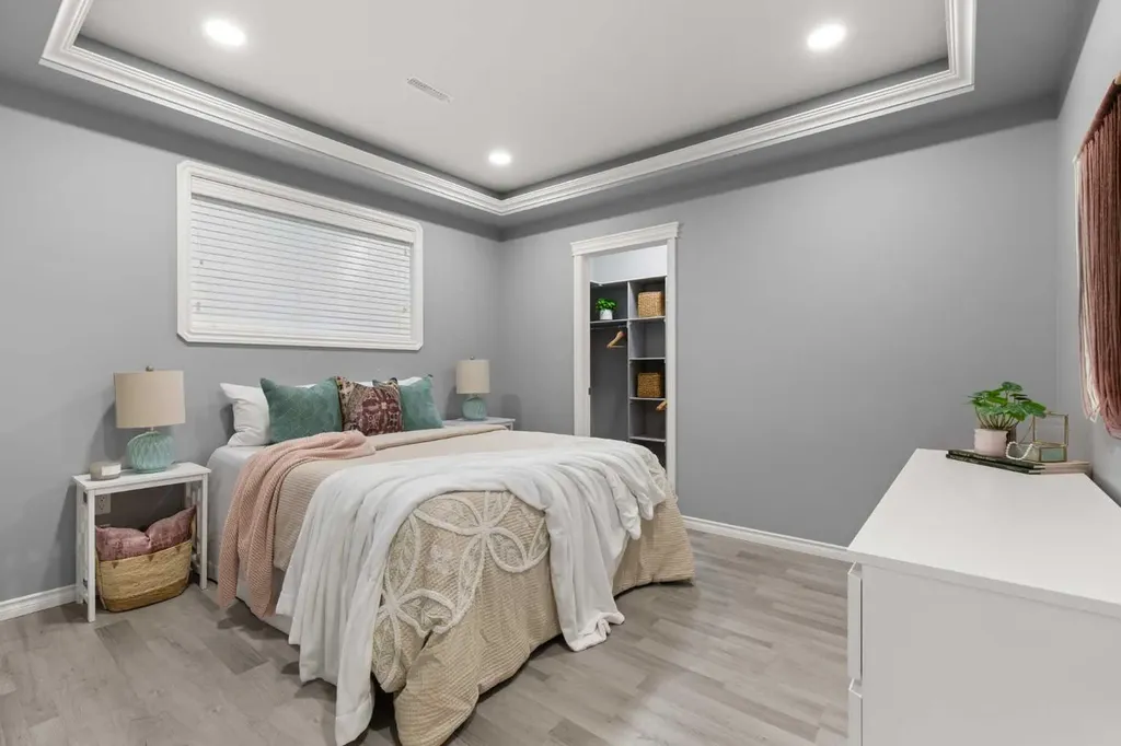 220 Sierra Road SW Medicine Hat AB T1B4Y6