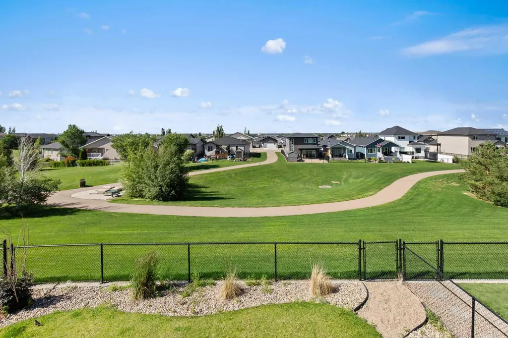 220 Sierra Road SW Medicine Hat AB T1B4Y6