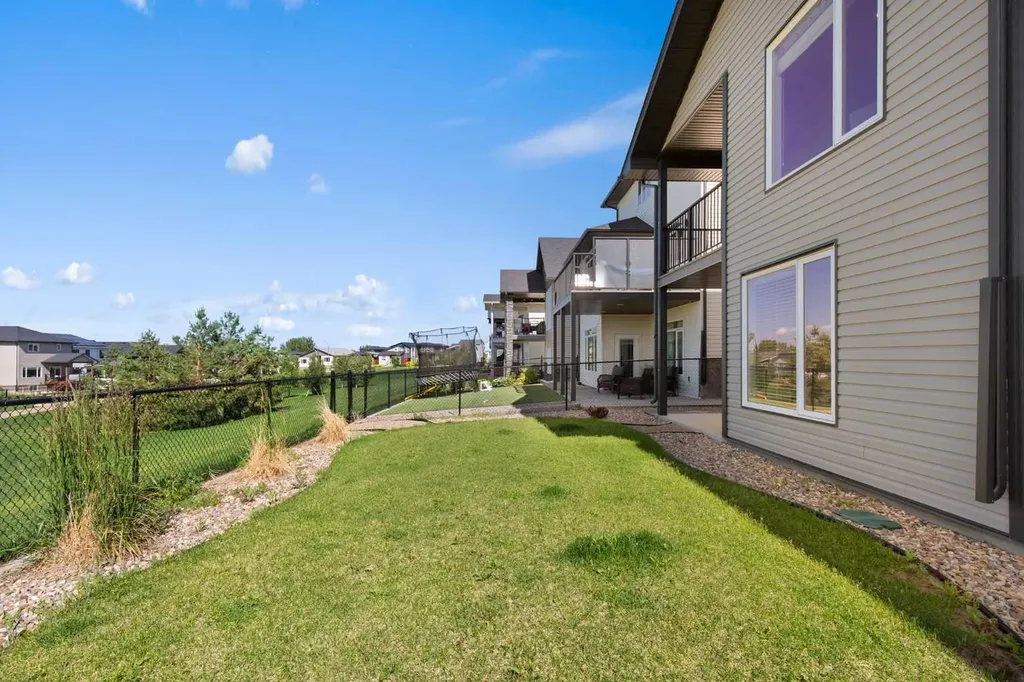 220 Sierra Road SW Medicine Hat AB T1B4Y6