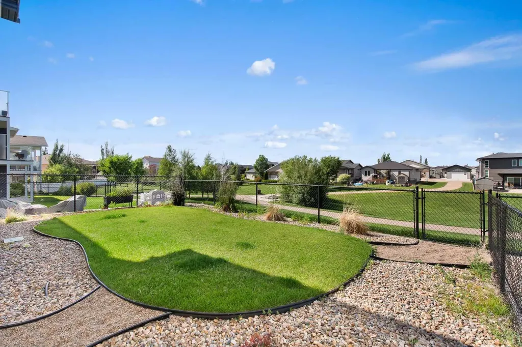 220 Sierra Road SW Medicine Hat AB T1B4Y6