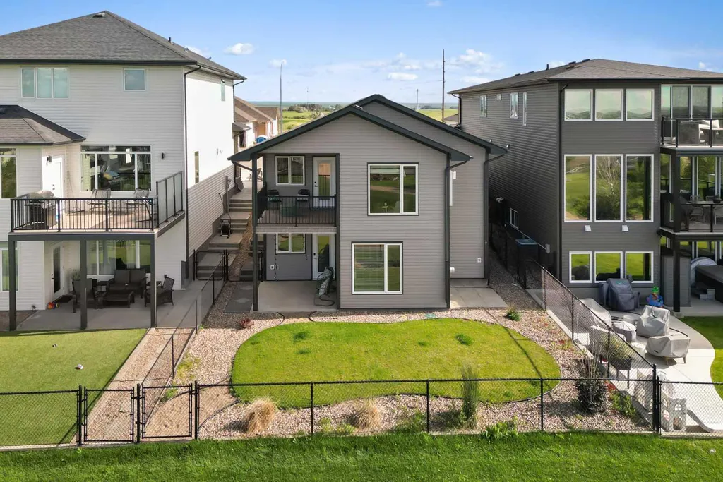 220 Sierra Road SW Medicine Hat AB T1B4Y6