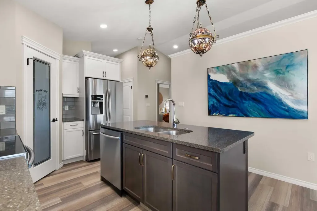 220 Sierra Road SW Medicine Hat AB T1B4Y6