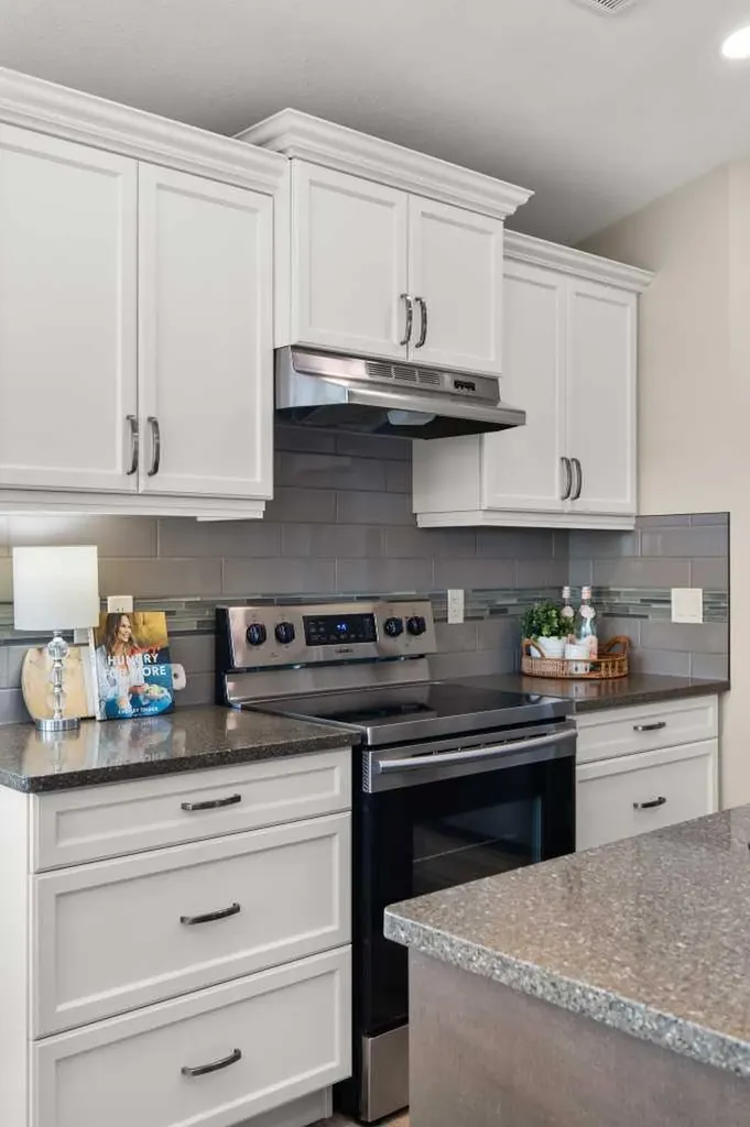 220 Sierra Road SW Medicine Hat AB T1B4Y6