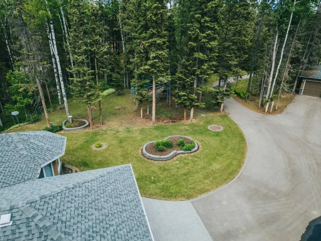 5241 Township Road 325 A Rural Mountain View County AB T0M 1X0