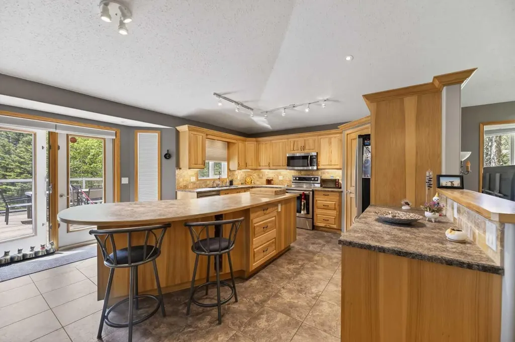 5241 Township Road 325 A Rural Mountain View County AB T0M 1X0