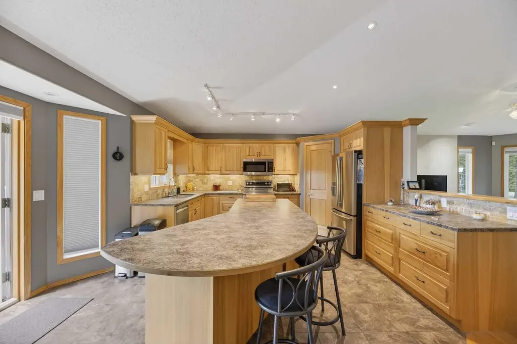 5241 Township Road 325 A Rural Mountain View County AB T0M 1X0