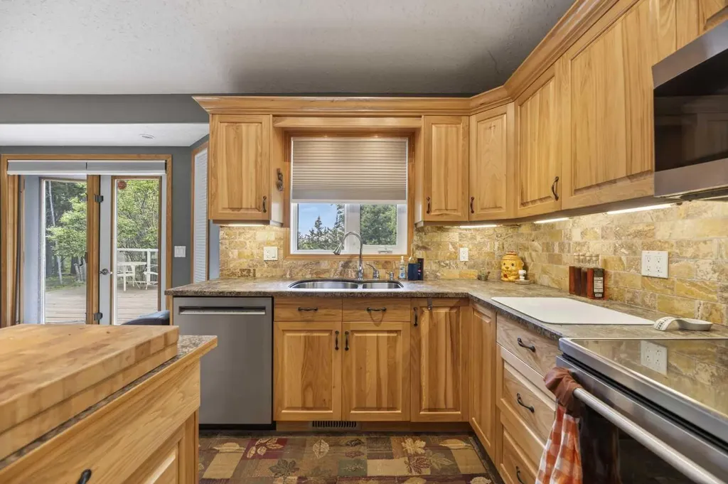 5241 Township Road 325 A Rural Mountain View County AB T0M 1X0