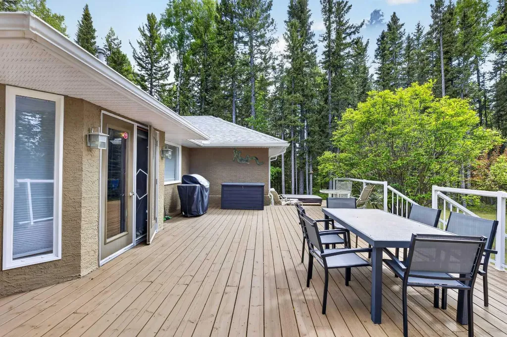 5241 Township Road 325 A Rural Mountain View County AB T0M 1X0