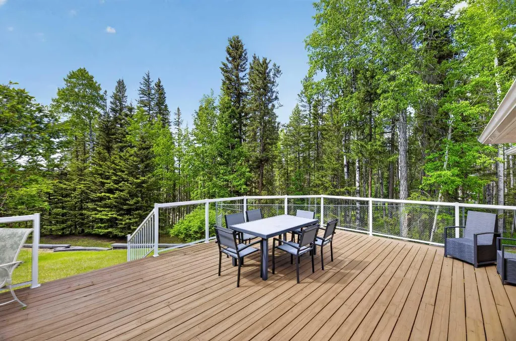 5241 Township Road 325 A Rural Mountain View County AB T0M 1X0
