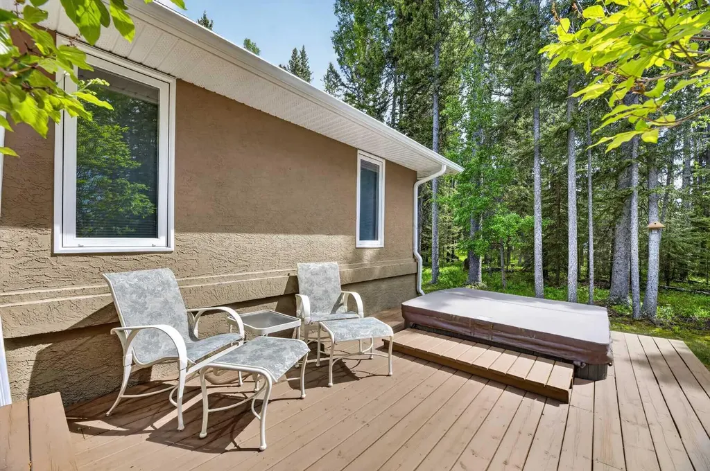 5241 Township Road 325 A Rural Mountain View County AB T0M 1X0