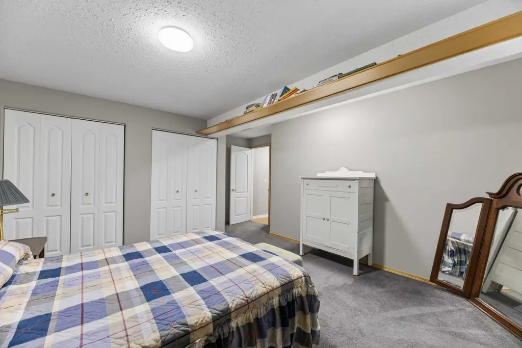 5241 Township Road 325 A Rural Mountain View County AB T0M 1X0