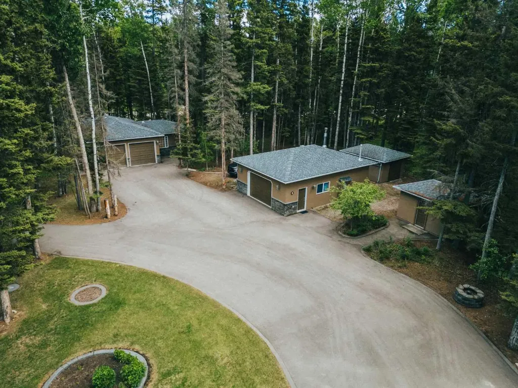5241 Township Road 325 A Rural Mountain View County AB T0M 1X0