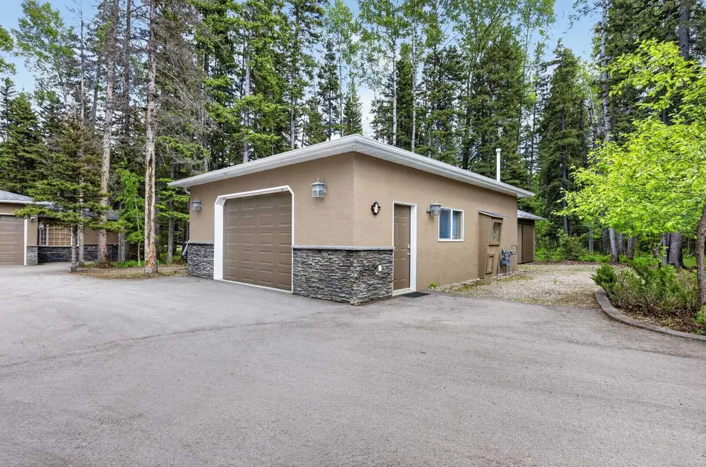 5241 Township Road 325 A Rural Mountain View County AB T0M 1X0