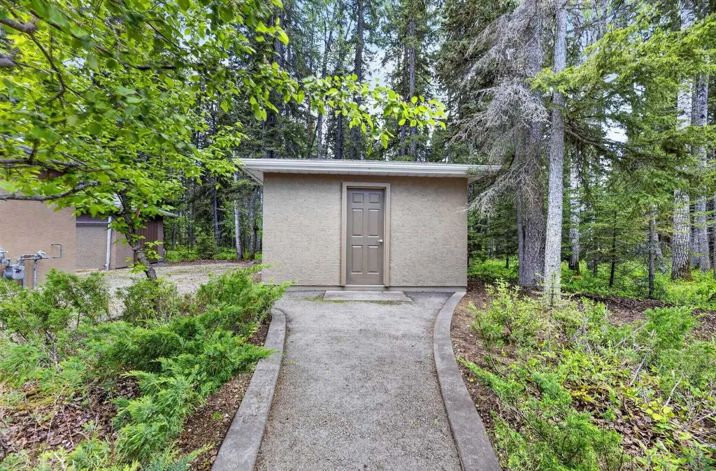 5241 Township Road 325 A Rural Mountain View County AB T0M 1X0