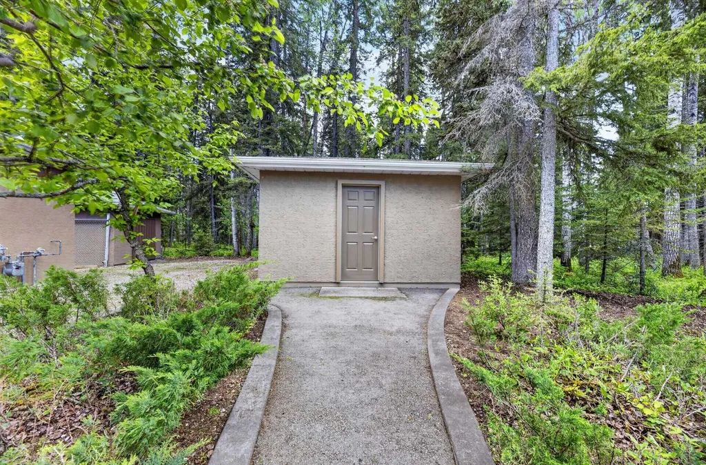 5241 Township Road 325 A Rural Mountain View County AB T0M 1X0