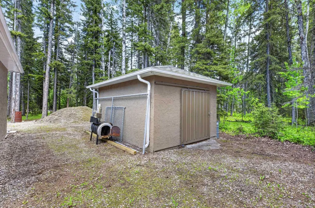5241 Township Road 325 A Rural Mountain View County AB T0M 1X0