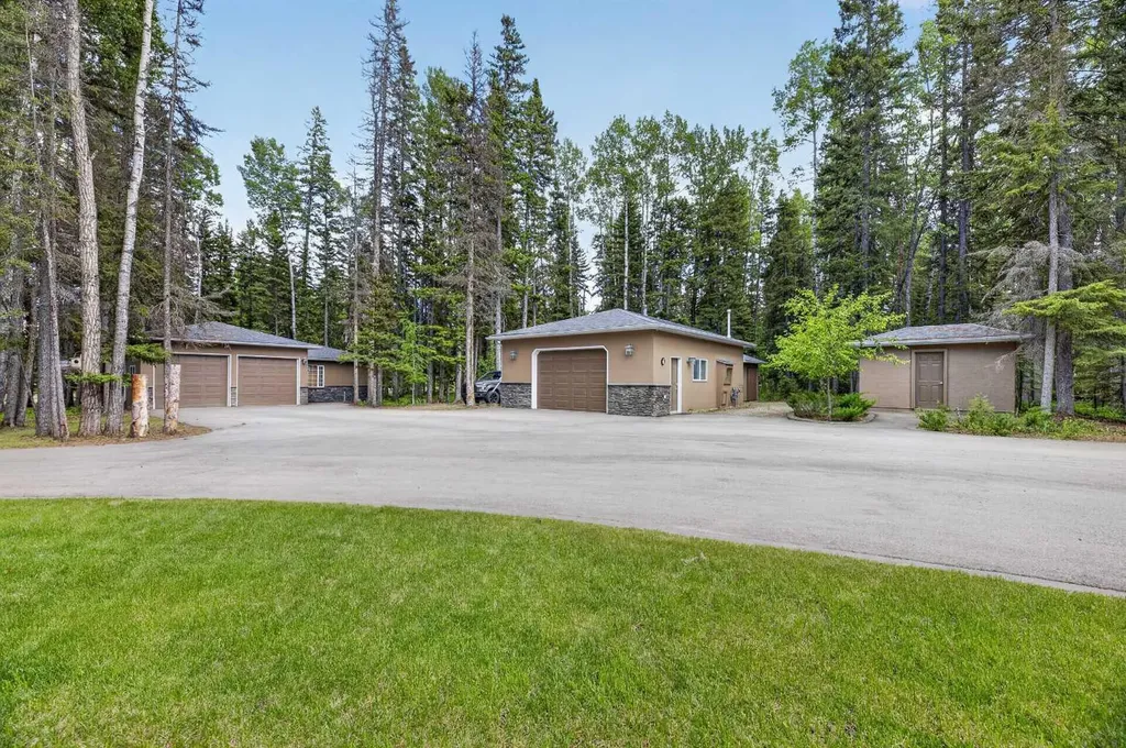5241 Township Road 325 A Rural Mountain View County AB T0M 1X0