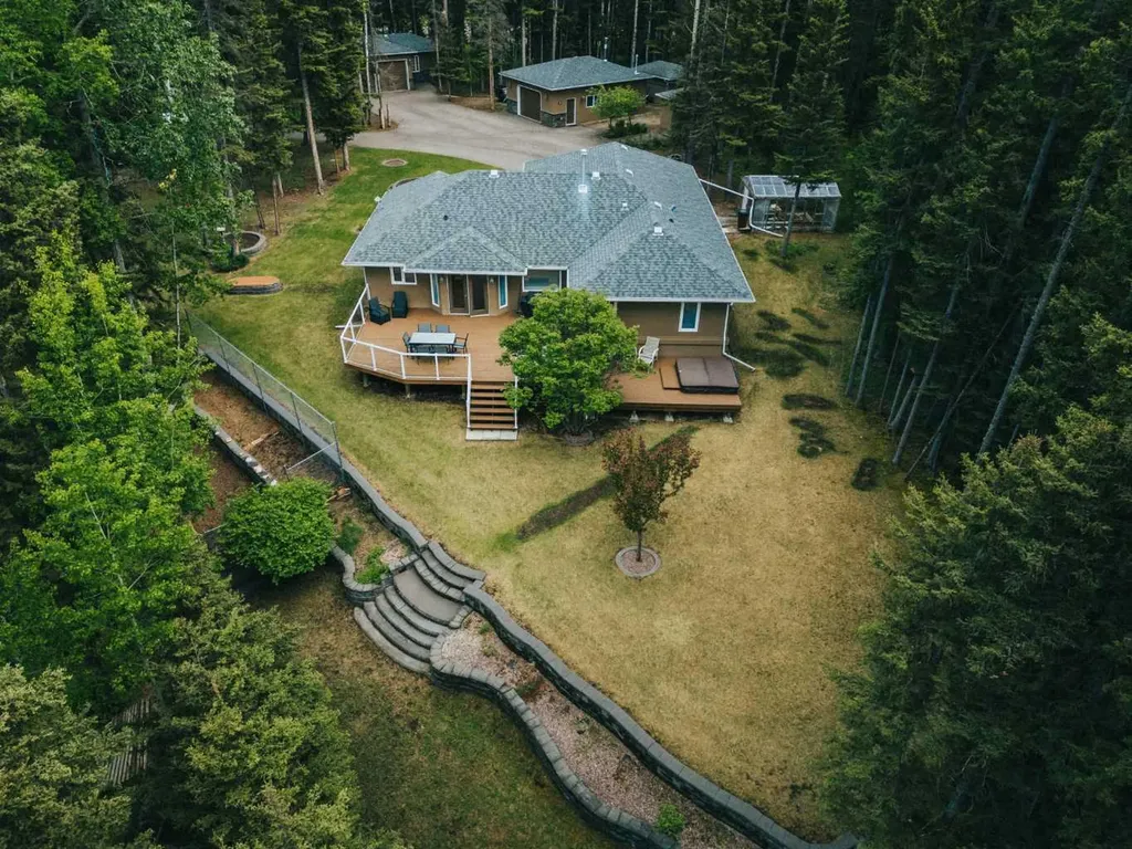 5241 Township Road 325 A Rural Mountain View County AB T0M 1X0