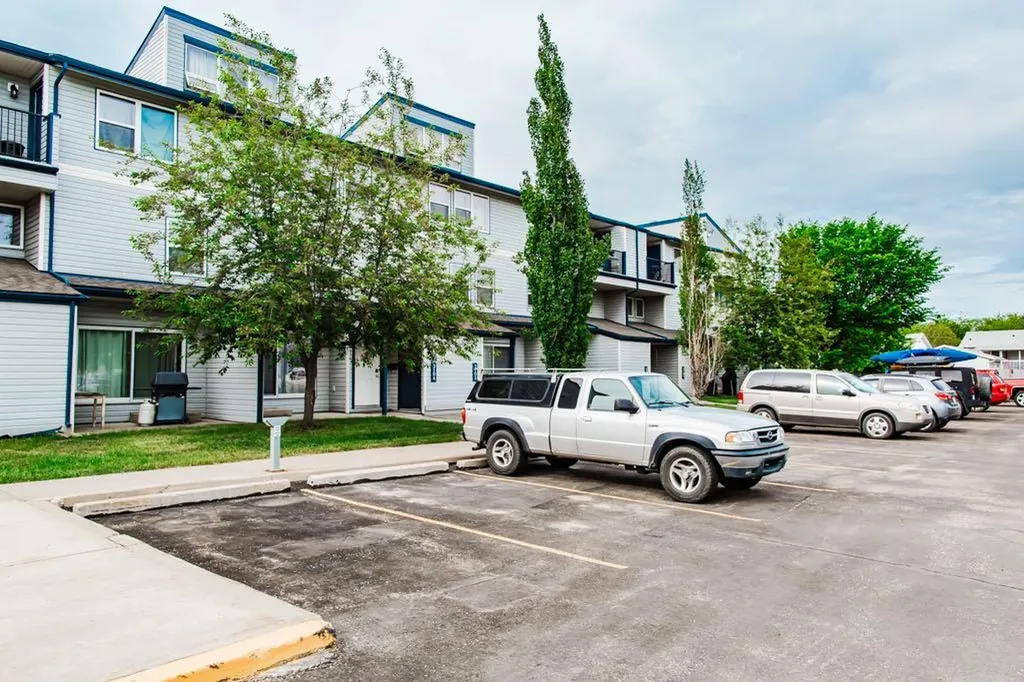 7201 Poplar Drive Grande Prairie AB t8v6c5