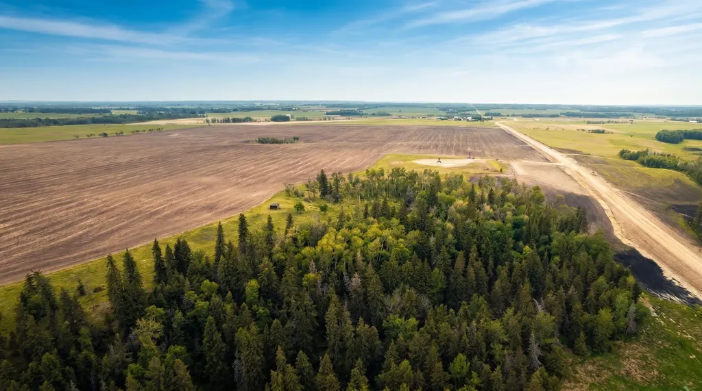 424 Township Road Rural Ponoka County AB T4J 1R3
