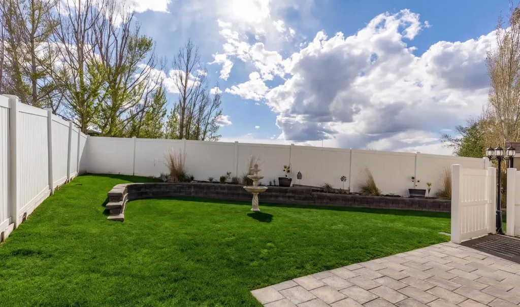 39 Greenwood Court SW Medicine Hat AB T1A7X7