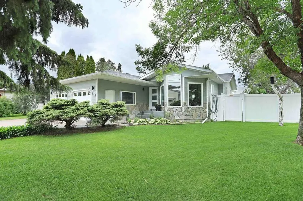 648 2nd Street E Brooks AB T1R 0M9