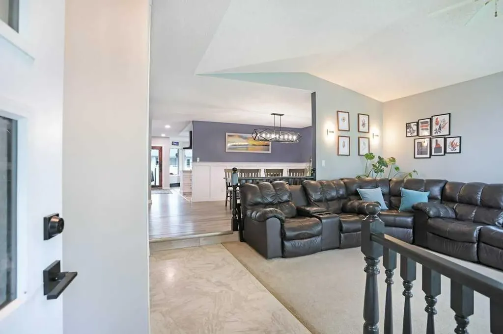 648 2nd Street E Brooks AB T1R 0M9
