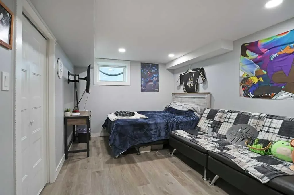 648 2nd Street E Brooks AB T1R 0M9