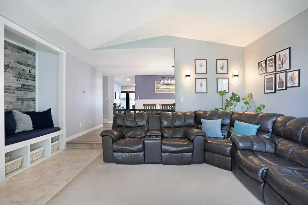 648 2nd Street E Brooks AB T1R 0M9