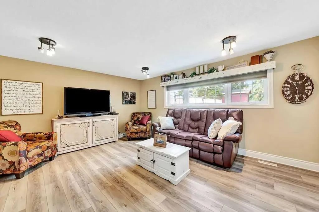 4501 53 Street Dewberry AB T0B 1G0