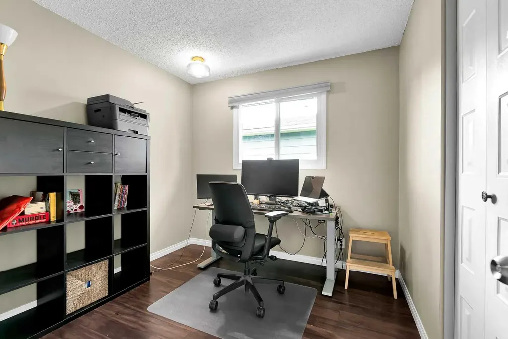 131 Deer Run Close SE Calgary AB T2J 5P7