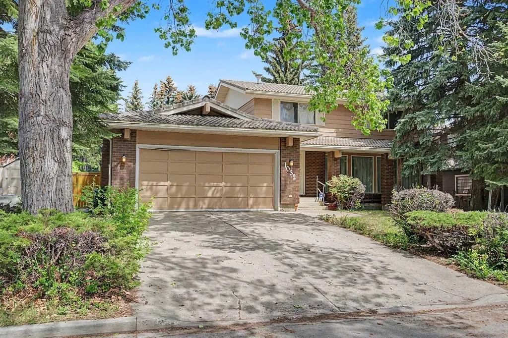 1032 Varsity Estates Drive NW Calgary AB T3B 3B2