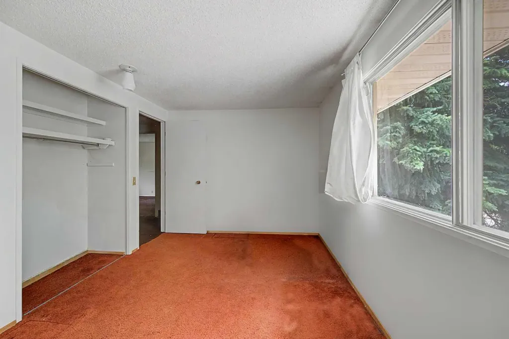 1032 Varsity Estates Drive NW Calgary AB T3B 3B2