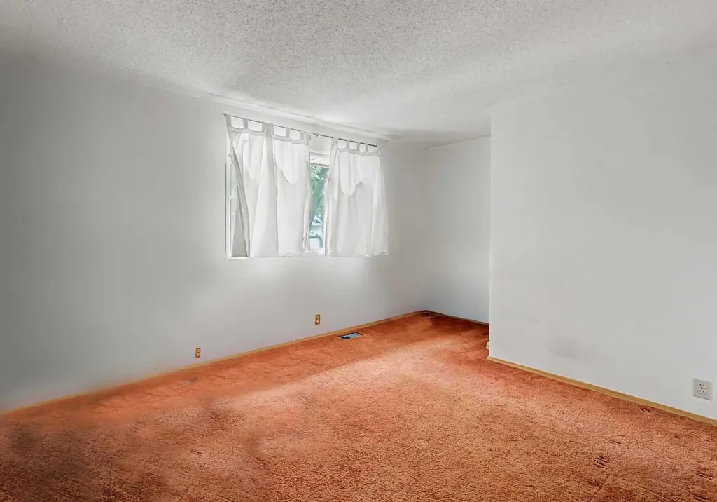 1032 Varsity Estates Drive NW Calgary AB T3B 3B2