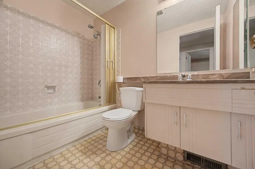 1032 Varsity Estates Drive NW Calgary AB T3B 3B2