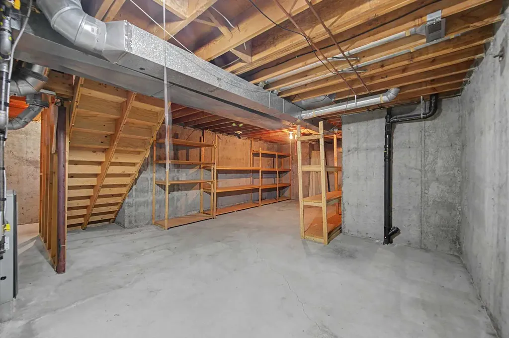 1032 Varsity Estates Drive NW Calgary AB T3B 3B2