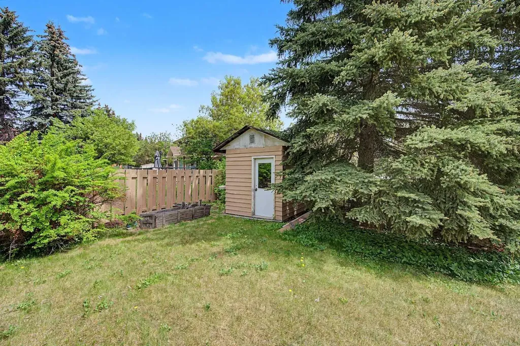 1032 Varsity Estates Drive NW Calgary AB T3B 3B2