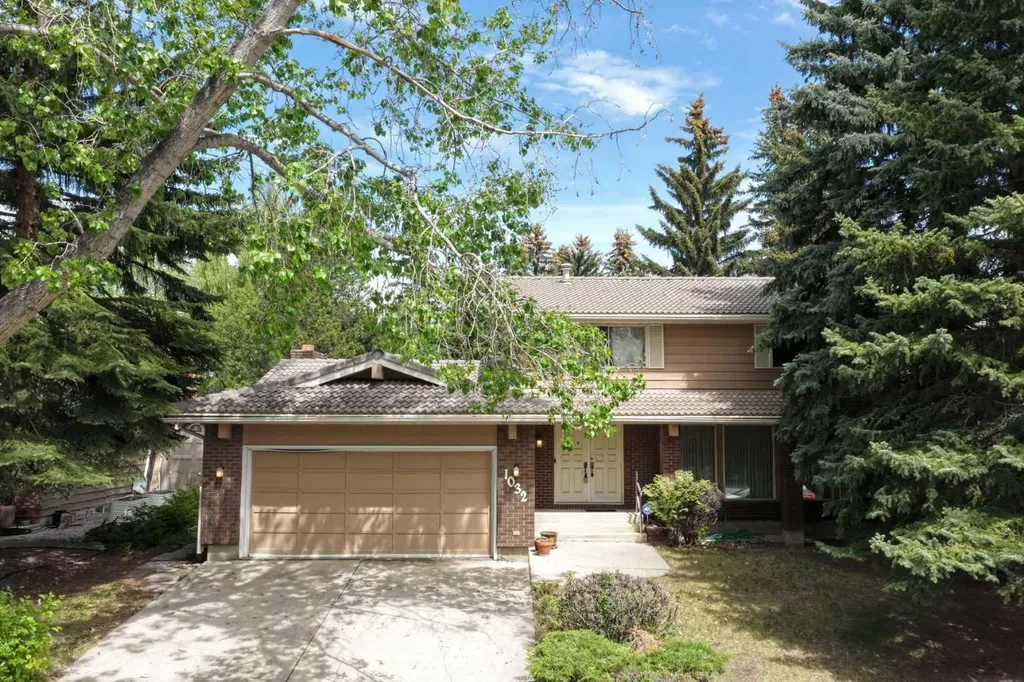 1032 Varsity Estates Drive NW Calgary AB T3B 3B2