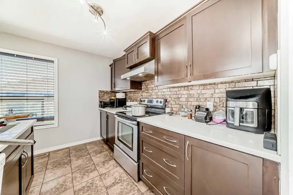 16 Skyview Springs Road NE Calgary AB T3N 0C6