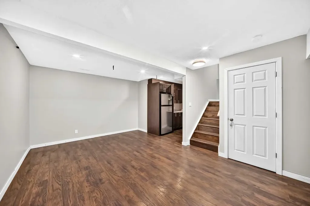 16 Skyview Springs Road NE Calgary AB T3N 0C6