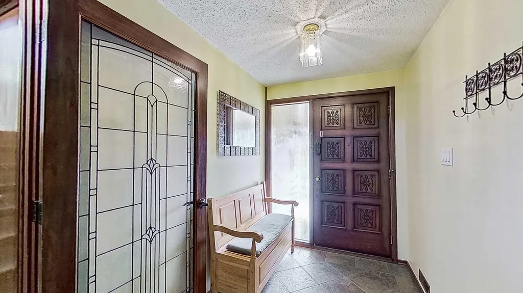 5803 Dalgleish Road NW Calgary AB T3A 1K4