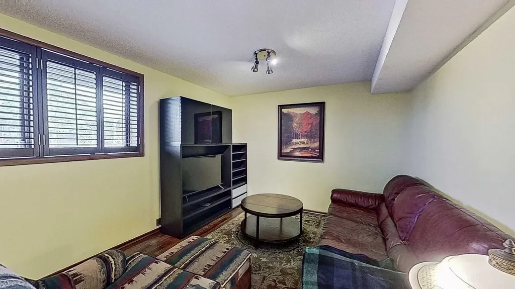 5803 Dalgleish Road NW Calgary AB T3A 1K4
