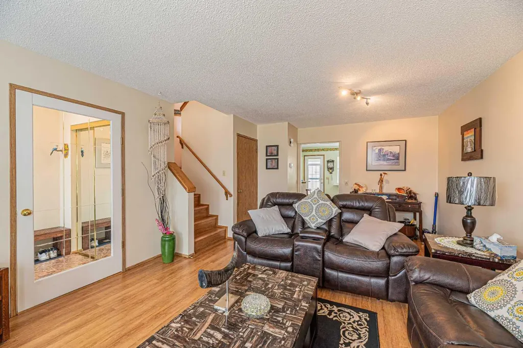 259 Carmel Close NE Calgary AB T1Y 6Y4