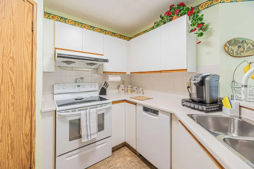 259 Carmel Close NE Calgary AB T1Y 6Y4