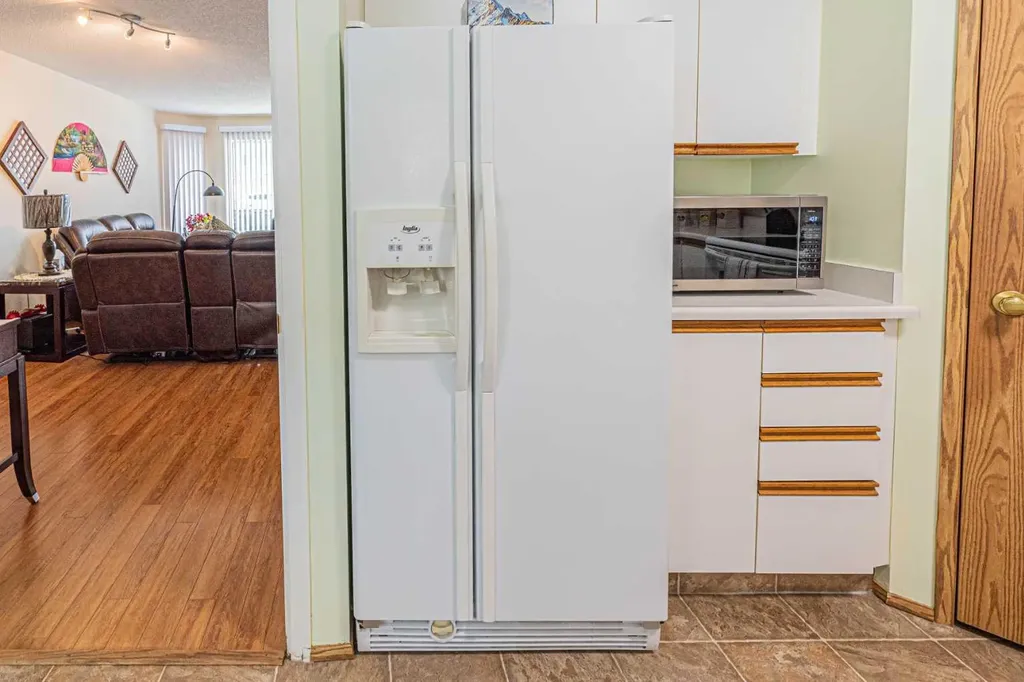 259 Carmel Close NE Calgary AB T1Y 6Y4
