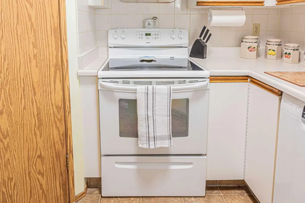 259 Carmel Close NE Calgary AB T1Y 6Y4
