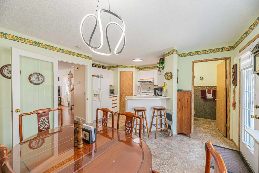 259 Carmel Close NE Calgary AB T1Y 6Y4