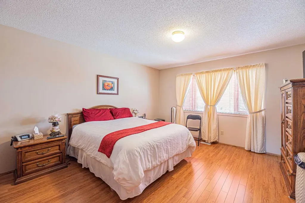 259 Carmel Close NE Calgary AB T1Y 6Y4