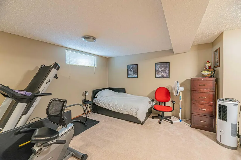 259 Carmel Close NE Calgary AB T1Y 6Y4